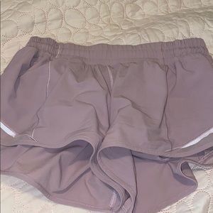 Lululemon Hotty hot short 2.5 🍋